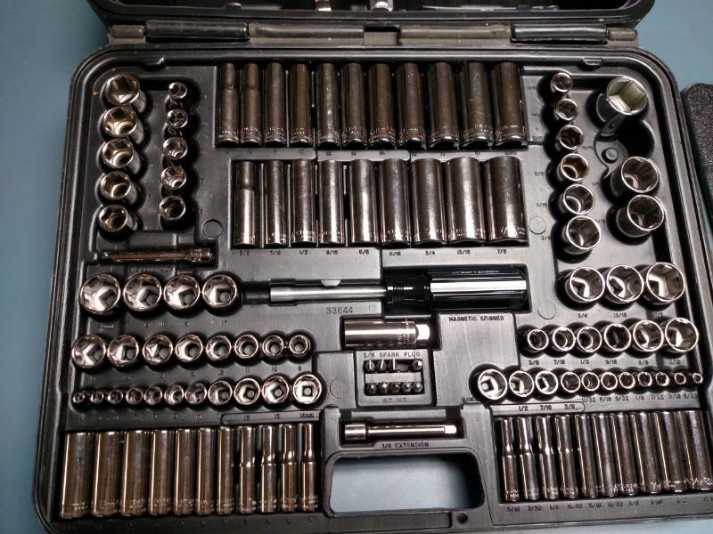 lot 351 image: Craftsman Tool Set...