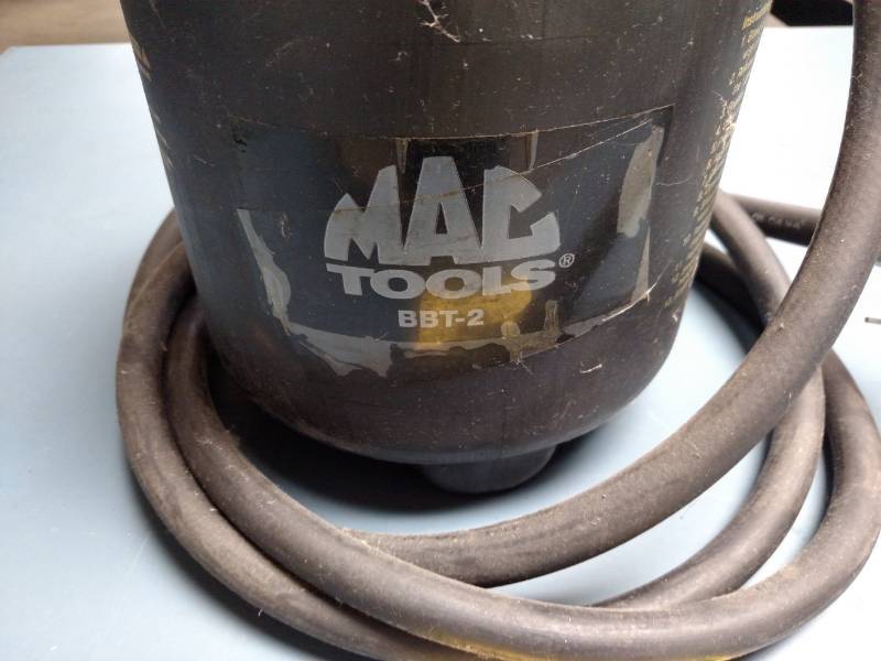 lot 354 image: Mac Tools BBT-2 Brake Bleeder...
