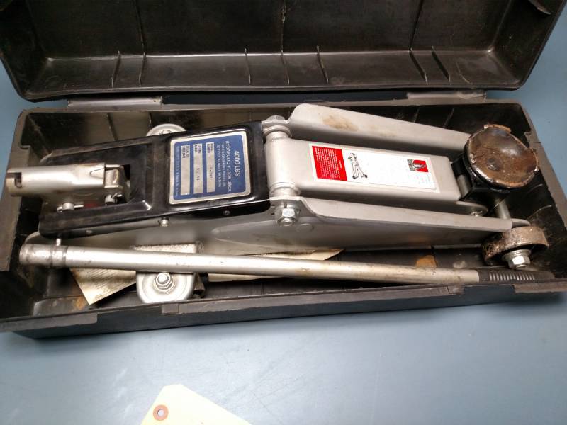 lot 361 image: Pro-Lift 4000 lb. Floor Jack...