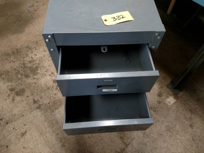lot 382 image: Rolling Cabinet, 18x24x35...