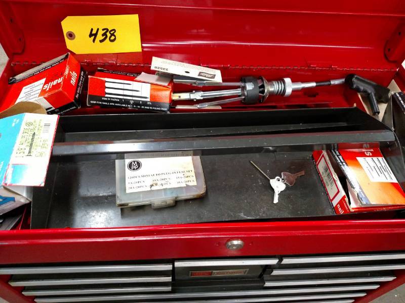 lot 438 image: Craftsman 10 Drawer Tool Chest with...