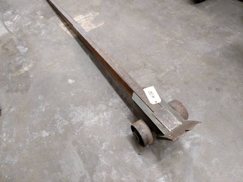 lot 470 image: 7 Johnny Bar...