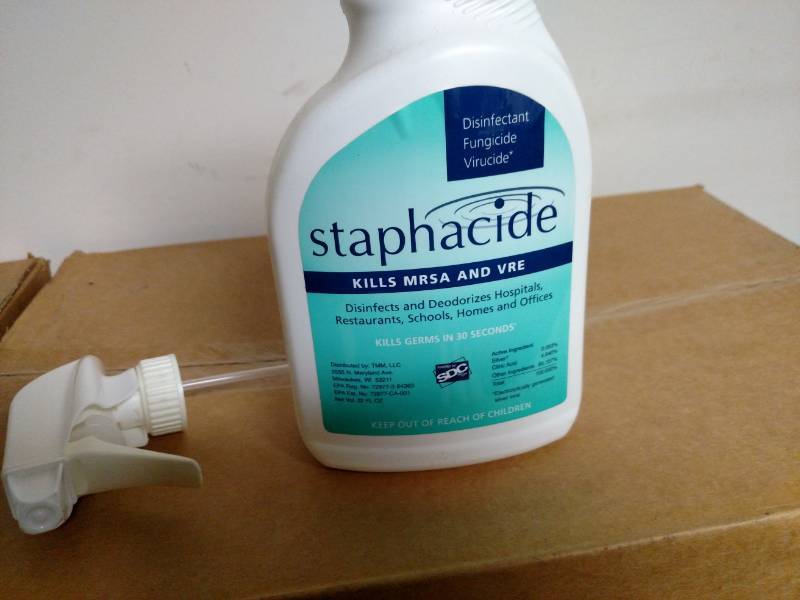 lot 495 image: (8) 12 Count Cases 32 oz. Staphacid...