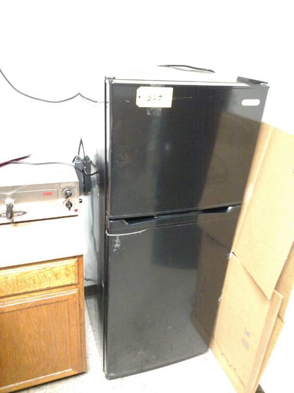 lot 503 image: Refrigerator...