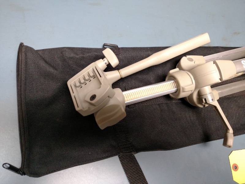 lot 529 image: Sun-Pak 7001DX Camera Tripod...