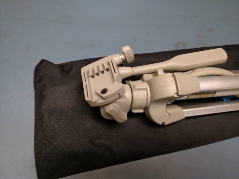 lot 530 image: Sun-Pak 7001DX Camera Tripod...