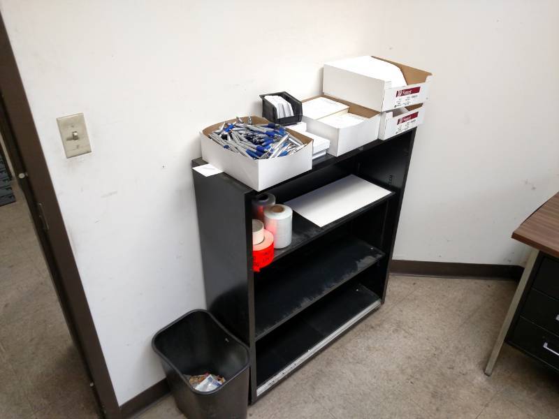 lot 563 image: Contents of Office...