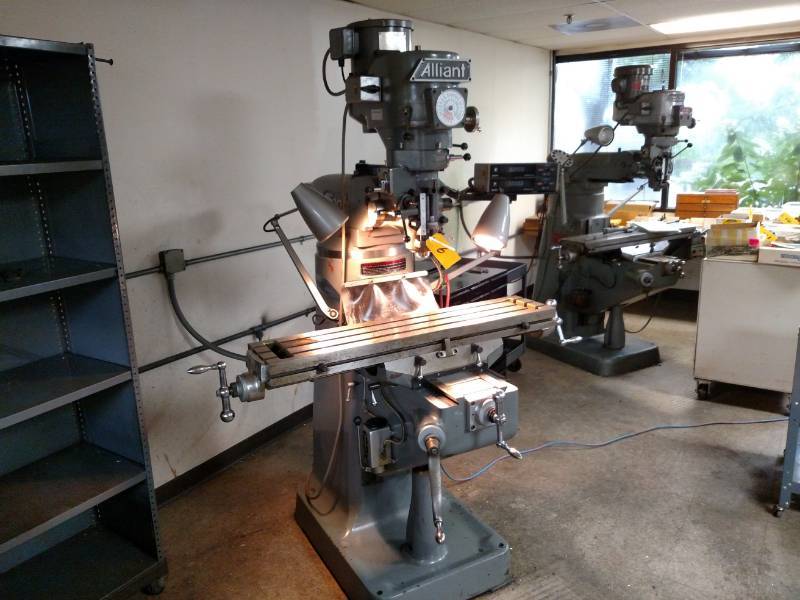 lot 6 image: Alliant RT-2 Vertical Knee Mill, 42...