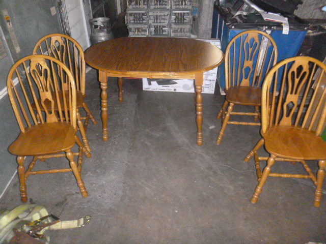 lot 5 image: Kitchen Table with 4 Chairs