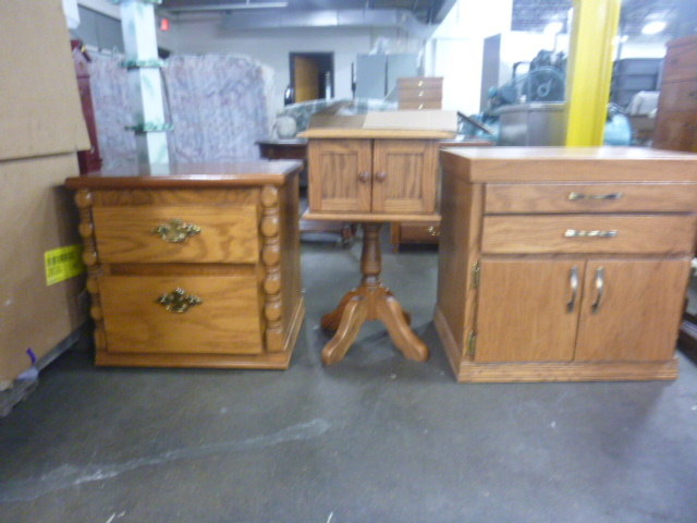 lot 6 image: 3 Night Stands