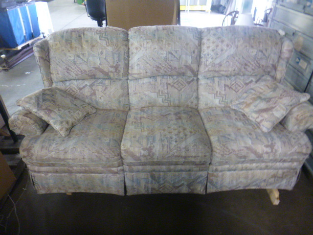 lot 8 image: Couch with 2 Pillows