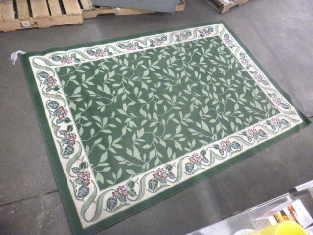 lot 17 image: Area Rug