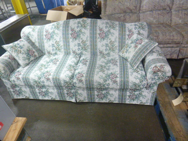 lot 11 image: Couch with 2 Pillows