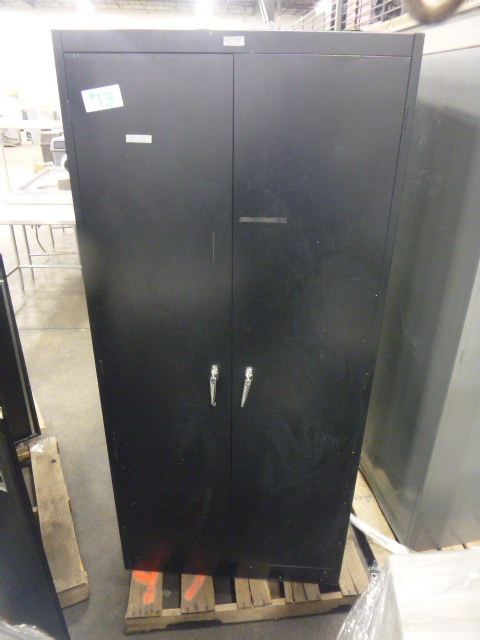 lot 13 image: 5 Shelf Steel Cabinet