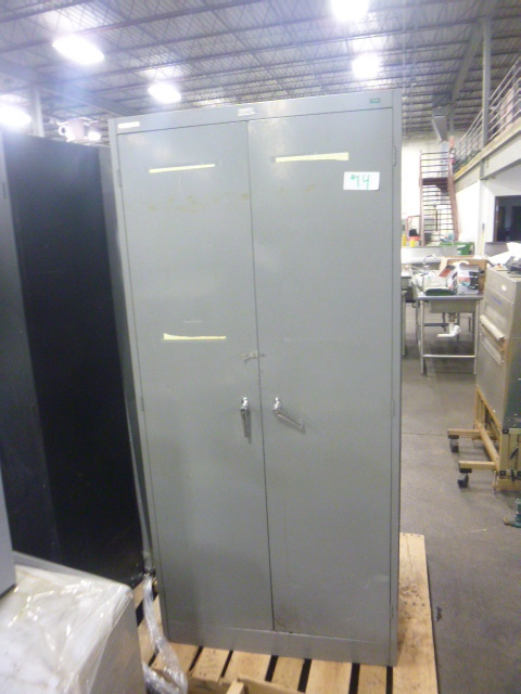 lot 14 image: 4 Shelf Steel Cabinet
