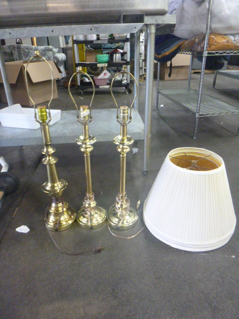 lot 22 image: 3 Table Lamps
