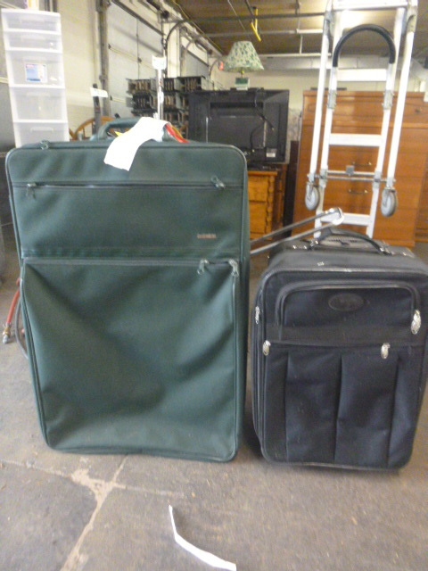 lot 42 image: 2 Suitcases