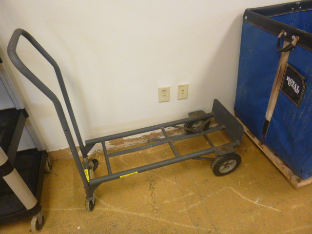lot 54 image: 2 Wheel Dolly