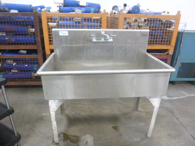 lot 66 image: 1 Bay Stainless Steel Sink
