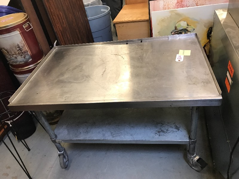 STAINLESS PREP TABLE ON WHEELS