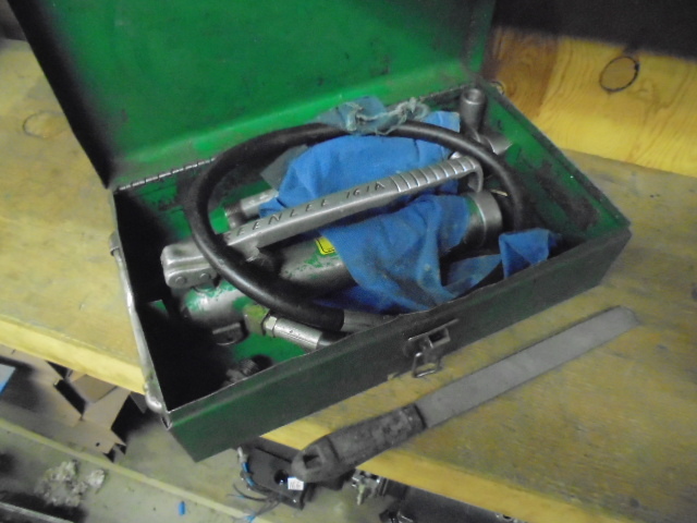 Hydraulic Knockout Punch Driver