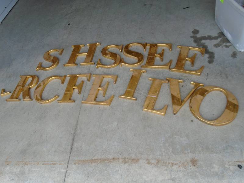 lot 9 image: Large Gold Letters