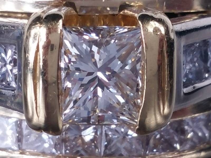 lot 7 image: 2.25 Carat Diamond Wedding Set in 18k and 14k Yellow Gold