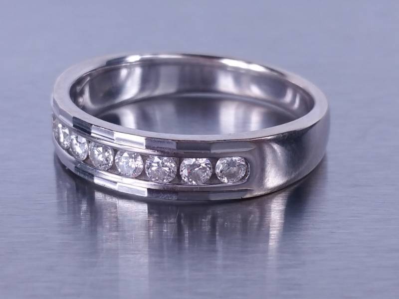 lot 17 image: Mens .75 Carat Diamond Band in 14k White Gold
