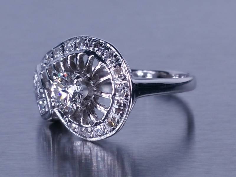 lot 20 image: 12 Carat Vintage Womans Diamond Ring in 14k Gold