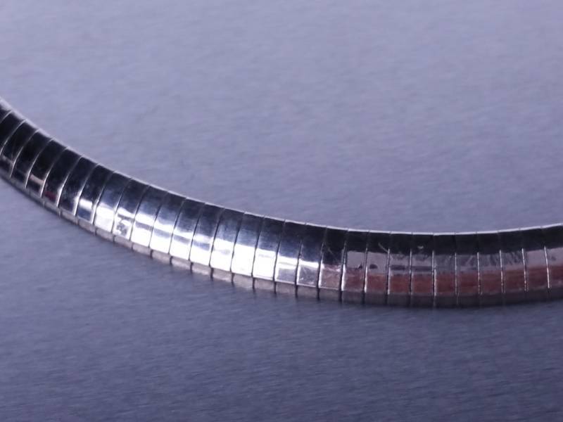 lot 53 image: Ladies Beautiful Estate Necklace