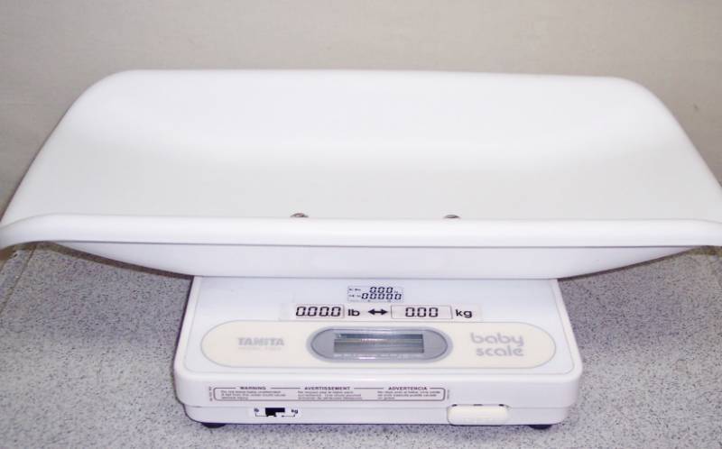 lot 30 image: Tanita 1583 Digital Baby Scale
