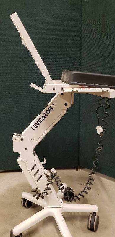 lot 20 image: Feather Touch Stinger Levitator Model #5825 Laptop CaddyMobile Cart Ergotron - Multi Positional - Great Condition