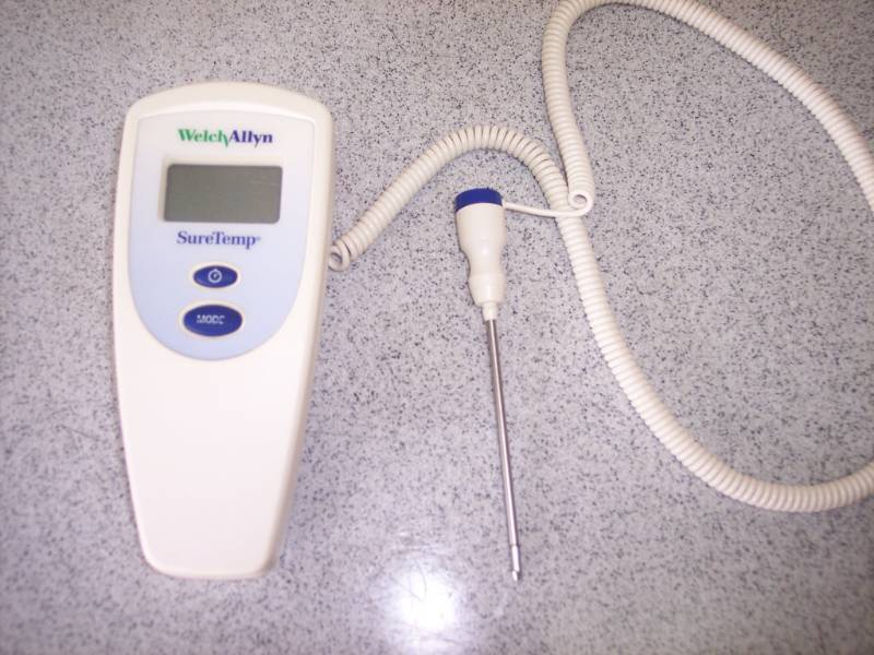 lot 25 image: Welch Allyn 678 Sure Temp Thermometer- Oral