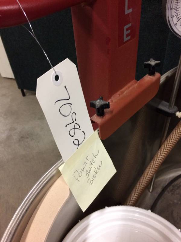 lot 16 image: Ferno Ille Turbine 100 Hydrotherapy Whirpool Tub - Unable To Test As Power Switch Is Broken