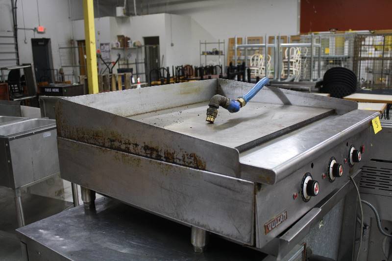 lot 51 image: Vulcan 36 Gas Griddle
