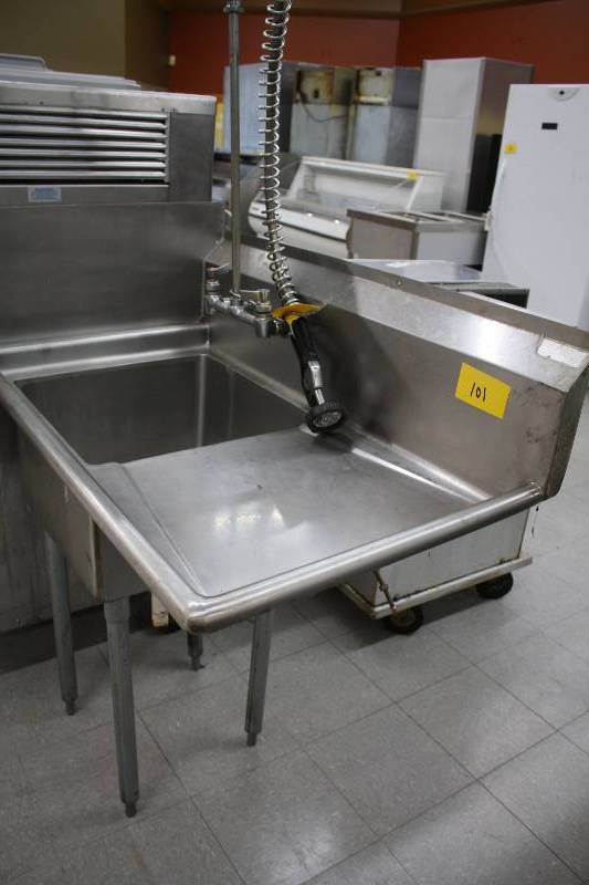 lot 101 image: Stainless One Compartment Sink Does not include Sprayer Hose Faucet