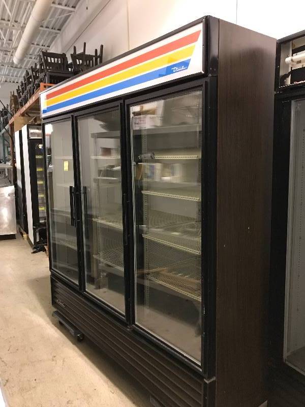 lot 39 image: True 3 Door Glass Cooler mod# GDM-72 Runs Cools