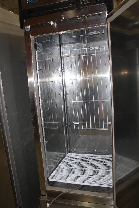lot 7 image: Norlake AdvantEDGER23-SNorlake AdvantEDGE 1 Door Refrigerator on Wheels, Model R23-S-115V,Runs CoolsNoteused less than a year
