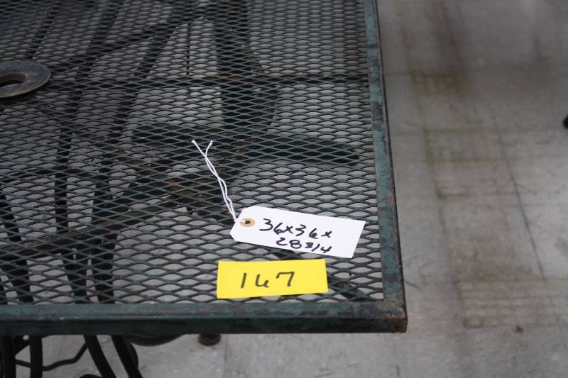 lot 167 image: Metal Table36x36x36