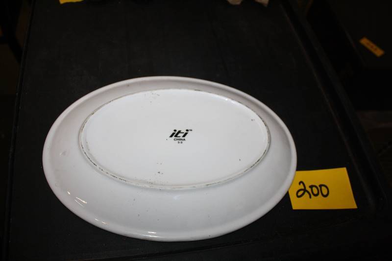 lot 200 image: Dining Plates