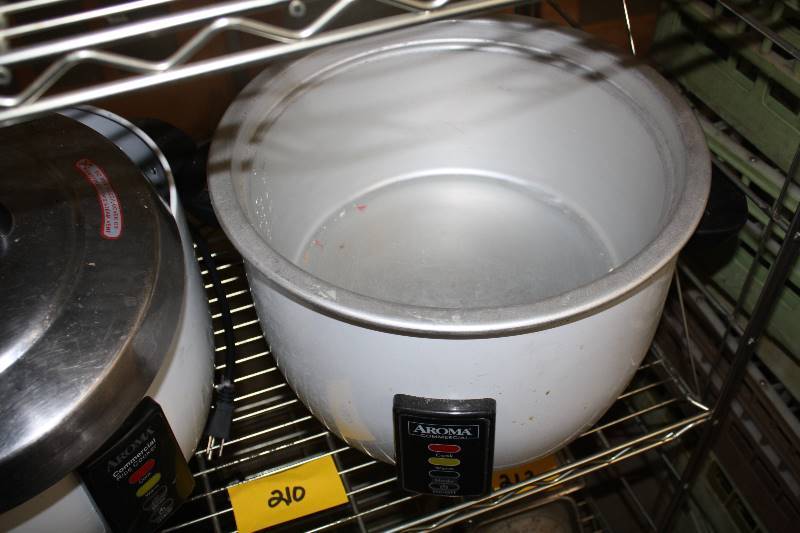 lot 210 image: Two Aroma Commercial Cookers