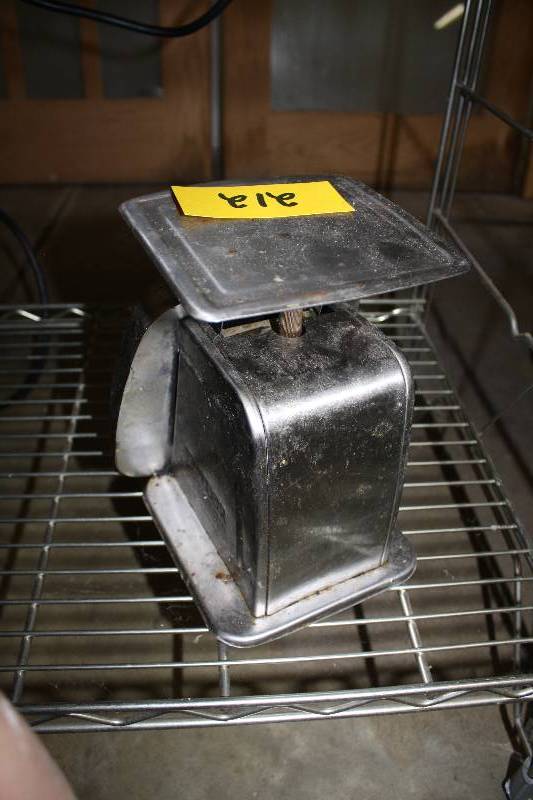 lot 212 image: Taylor Kitchen Scale