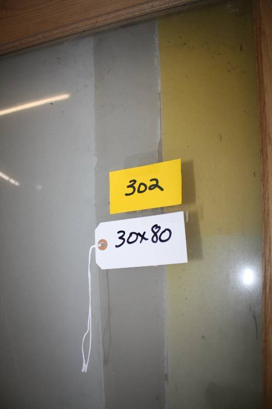 lot 302 image: Door 30x80