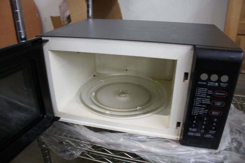 lot 223 image: Sharp Carousel Microwave