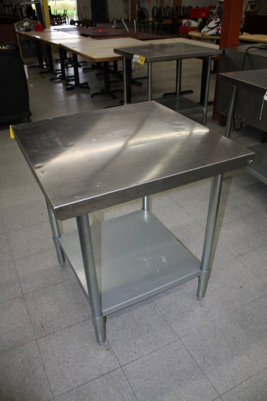 lot 121 image: Stainless Table with one shelf30x30x34