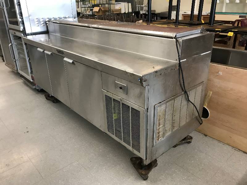 lot 31 image: Delfield prep table, refigerated, 7 x 32 x 42 high-1Runs Cools
