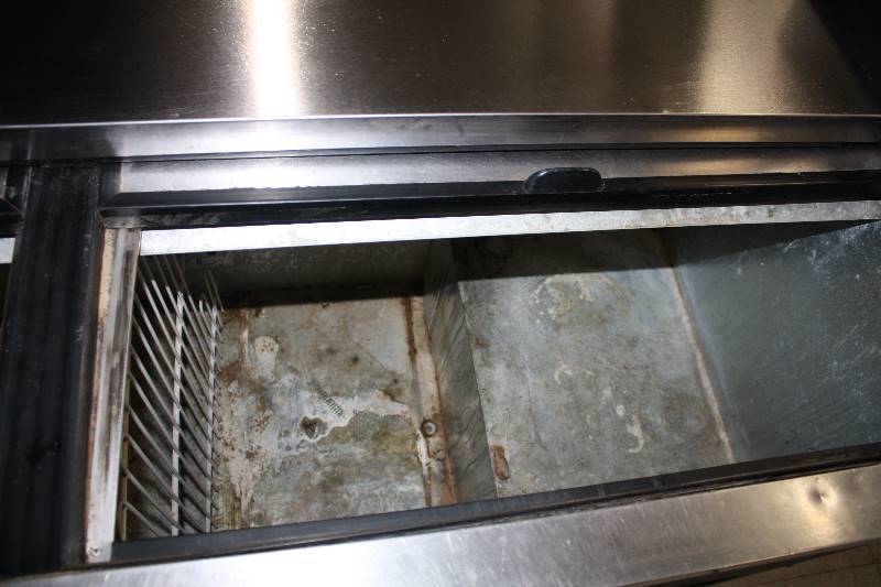 lot 16 image: True Superior 2 Door Beer Cooler 65X24X36 to-65-24- Runs Cools