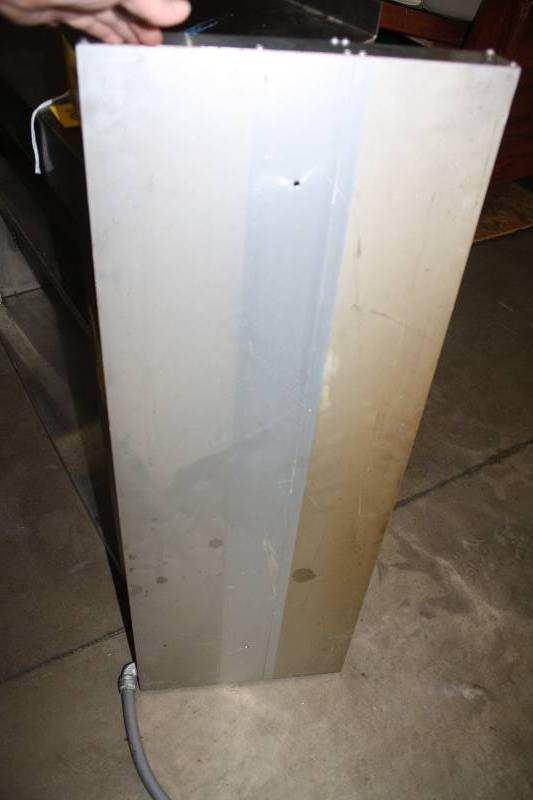 lot 70 image: Under Counter Warmer