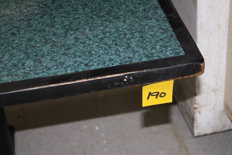 lot 190 image: Table