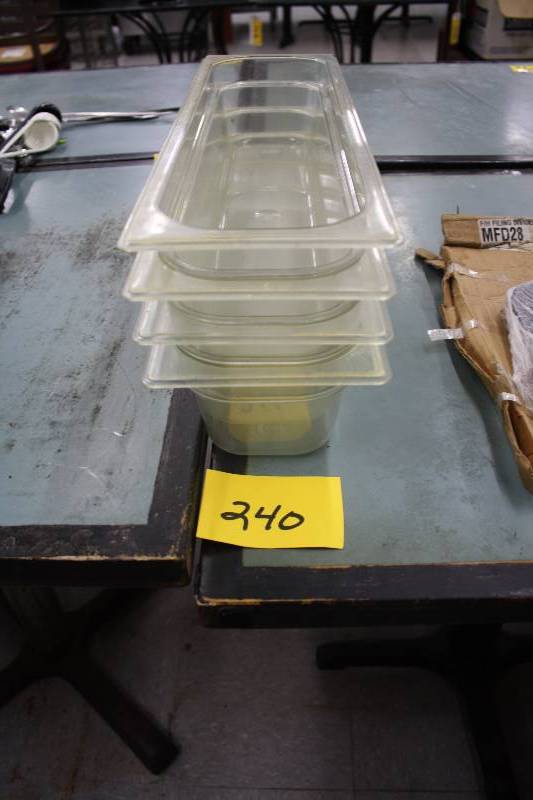lot 240 image: Cambro 6.3x20.8x4 Containers